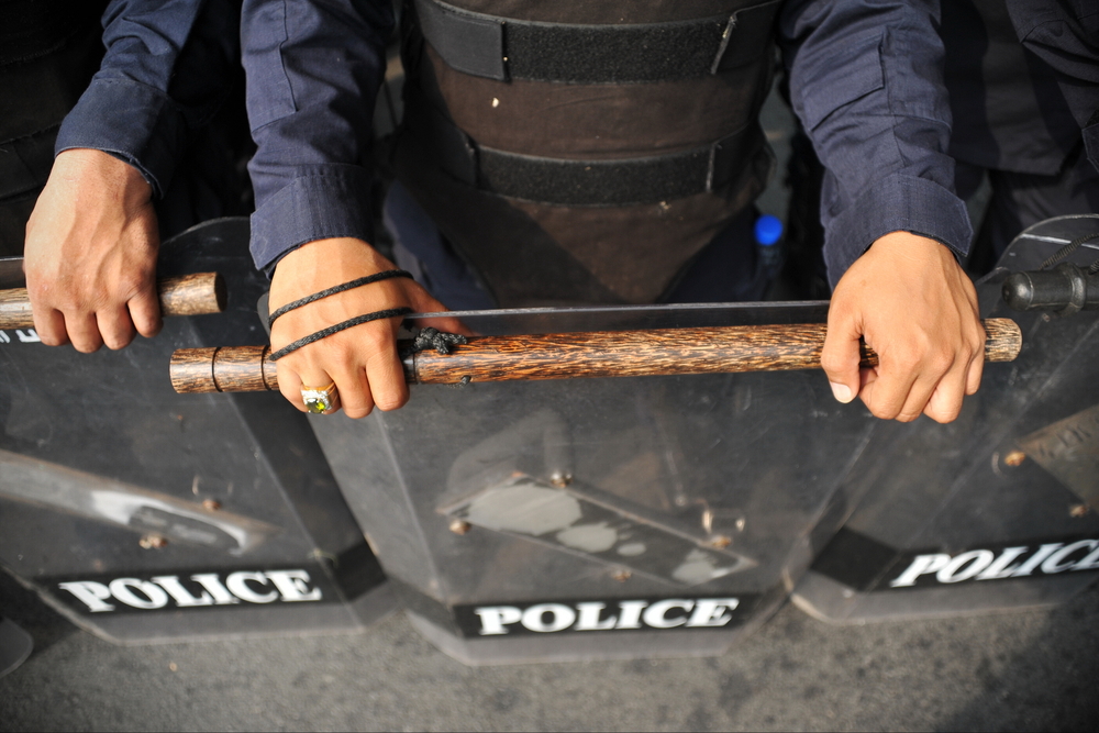Ambushed and shot, female cop keeps fighting