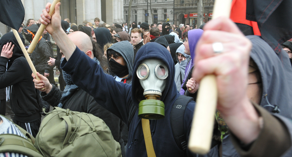 Irl Riot Follow These Four “Flash Riot” Survival Tips - Spy Briefing