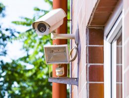 The Weekly Drop: Choosing the Right Home Security System