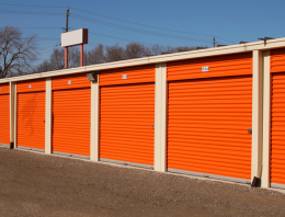 Pros and Cons of Using Storage Units for Survival